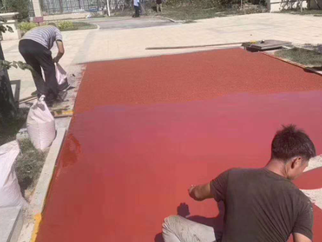 北京 篮球场翻新的地面工